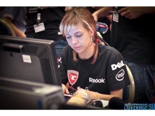 Half-Life: Counter-Strike - ESWC 2010:Mousesports Ladies(Видео+фото)