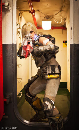 Gears of War 3 - Косплей Ани Страуд (Meagan Vanburkleo and Jessica Nigri) UPD